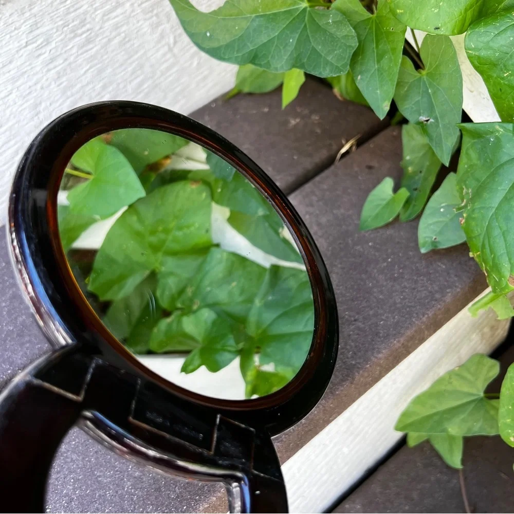 Vintage Vanity Handheld Makeup Mirror Double-Sided Magnified